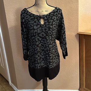 Black & silver light weight sweater, 3/4 sleeves